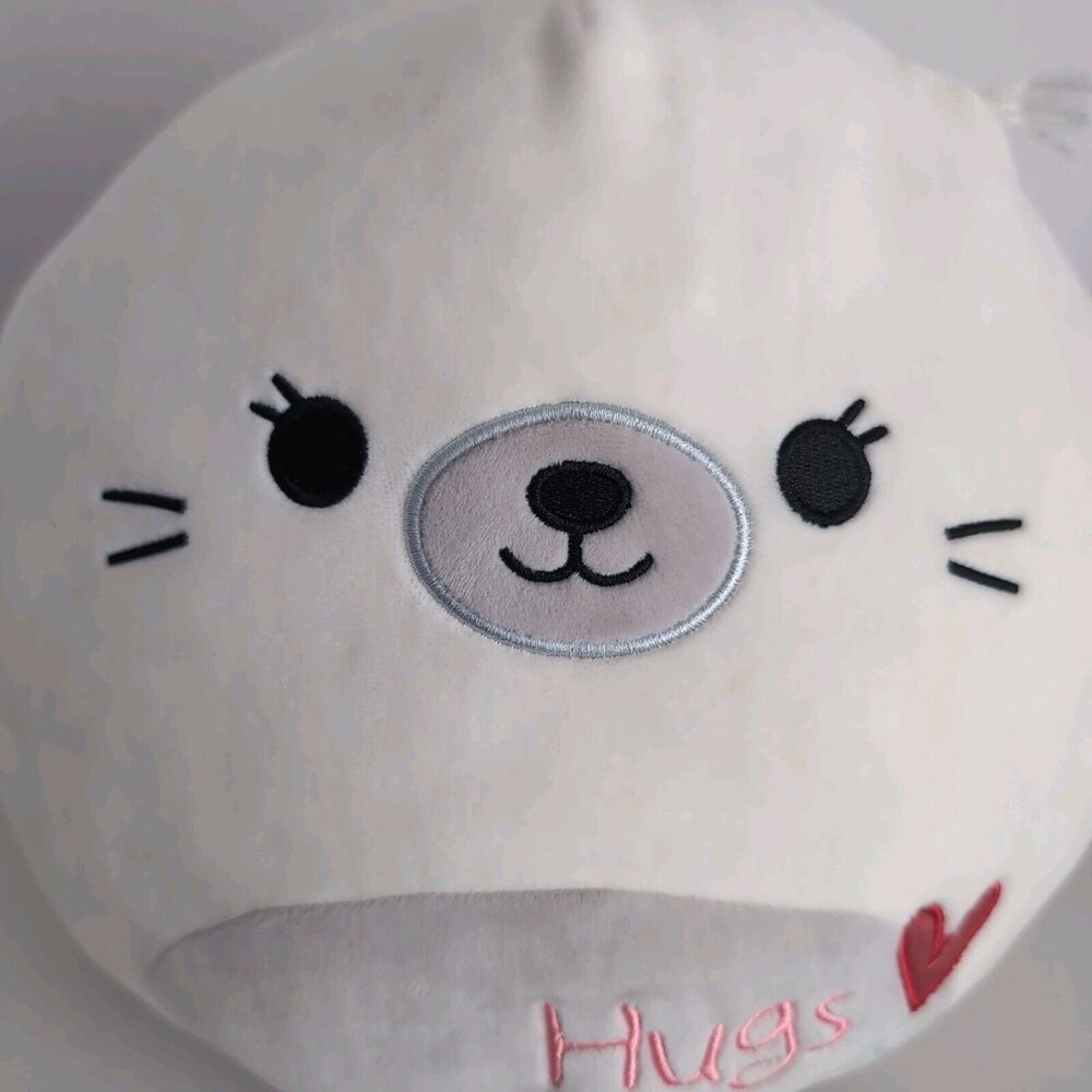 Squishmallows Lucille Seal Hugs & Squishes Plush Heart Sealife Squad Valentine